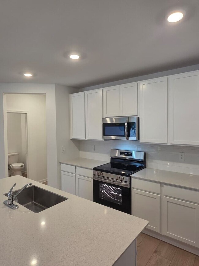 Building Photo - Brand-New 3-Bedroom Townhome in Crossprairie – Modern Living in St. Cloud