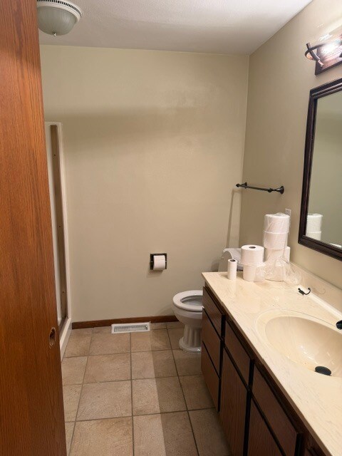Building Photo - 501 Lakecrest Dr