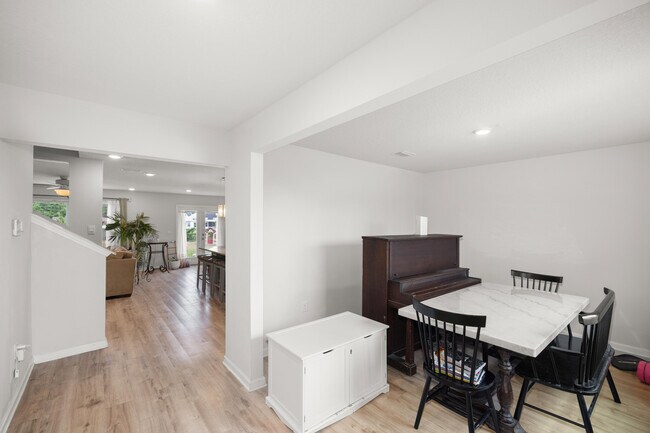 Building Photo - 1105 Valor Walk