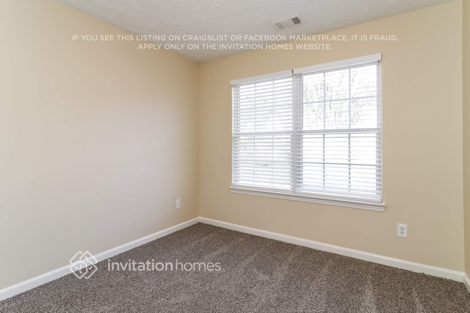 Building Photo - 9448 Lakeview Rd