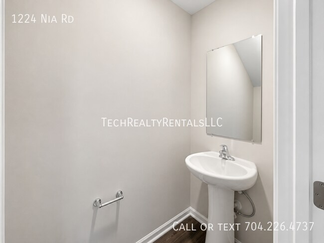 Building Photo - 1224 Nia Rd