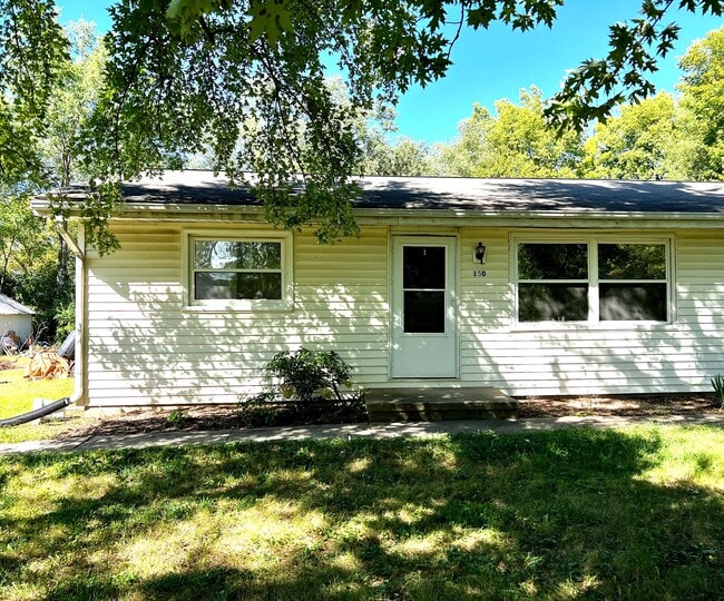 Primary Photo - 150-152 Fauber Ln