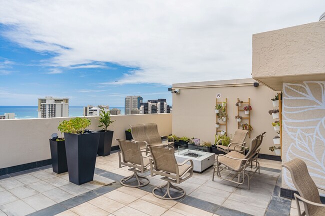 Building Photo - Fairway Villa in Waikiki (1BR, 1BA, 1PG, A...