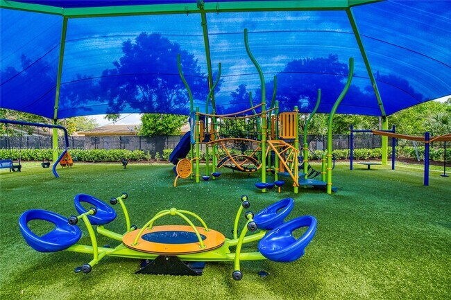 Building Photo - 2327 NW 52nd Ct