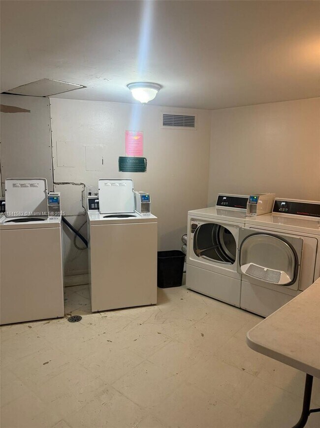 Primary Photo - 2025 NE 164th St