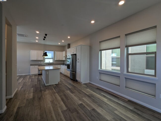 Building Photo - 5840 Virtual Ln