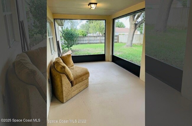 Building Photo - 2117 Buescher Hill St