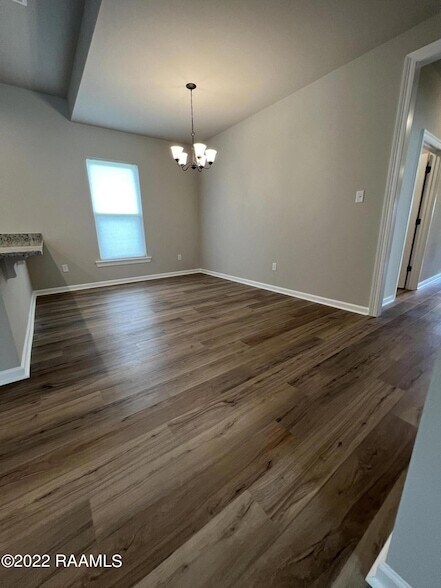 Building Photo - 307 Grassy Meadows Ln