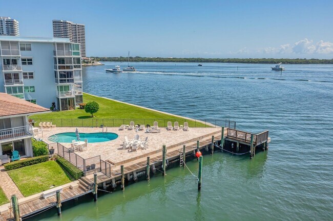 Building Photo - 68 Yacht Club Dr