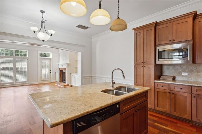 Building Photo - 24 Buford Village Walk