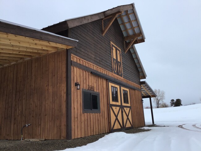 Building Photo - Mancos Beauty - 2 bedroom, 1 bath Barn Home