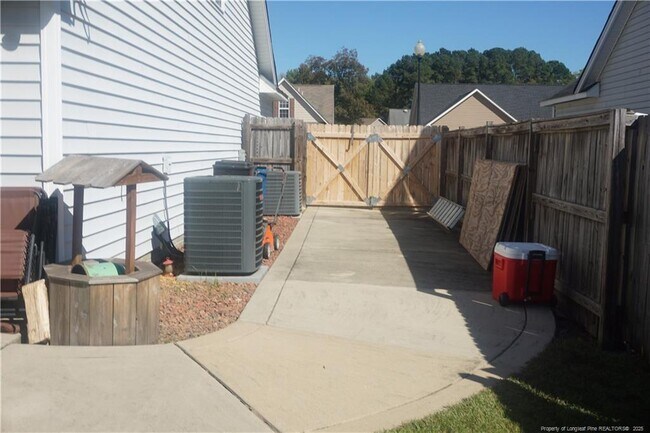 Building Photo - 2913 Aristocrat Ln