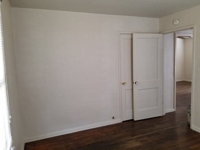 Building Photo - Highland Hills 2 bedrooms | 1 bath