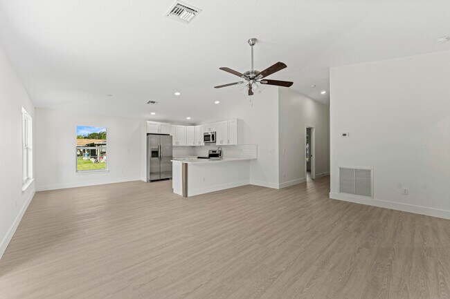 Building Photo - 7304 Miramar Ave