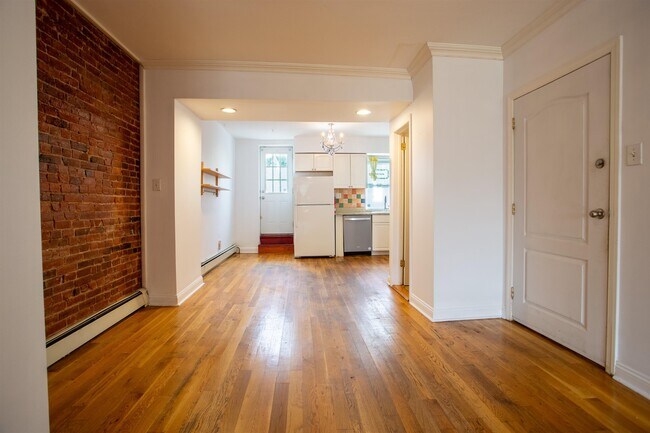 Building Photo - 639 Palisade Ave