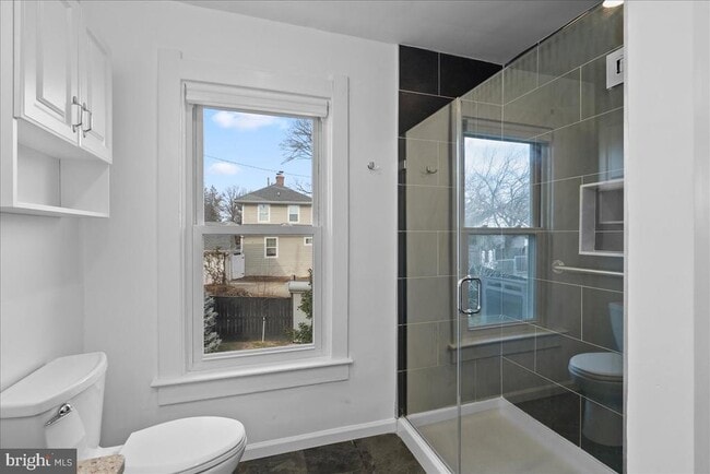 Building Photo - 4252 Clay St NE