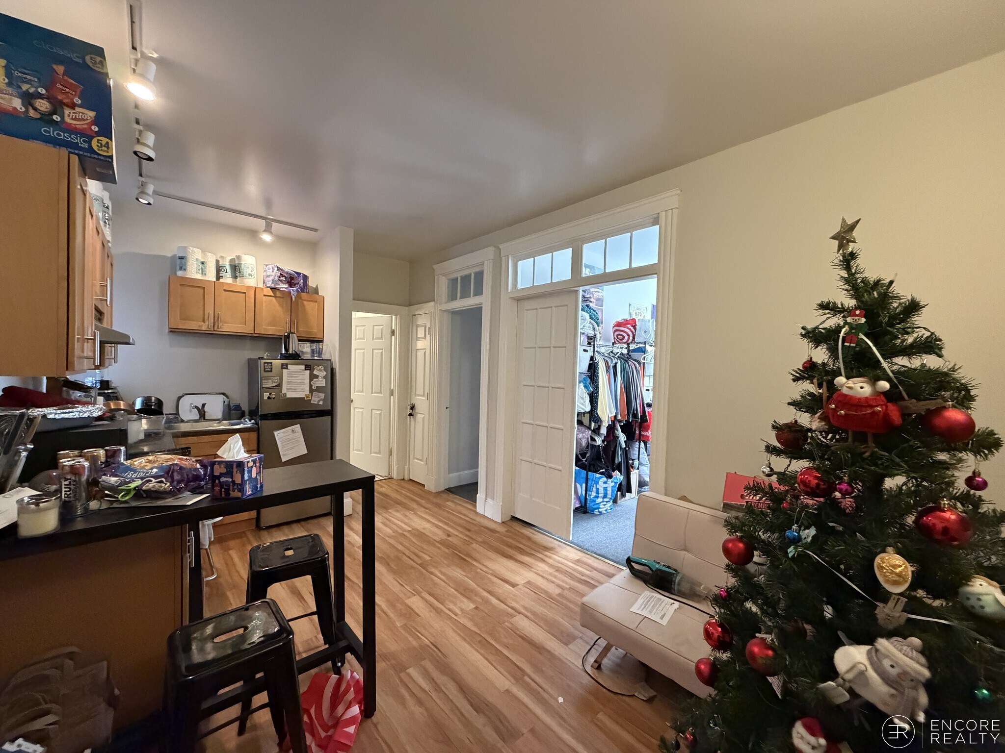 Building Photo - 16 Aberdeen St