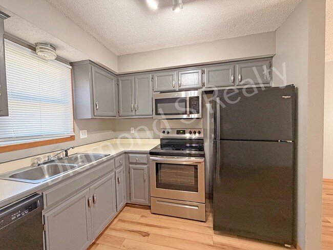 Building Photo - 1505 W Rainey St