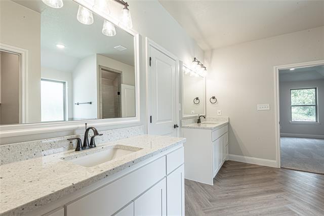 Building Photo - 10008 Vly Oak Ct