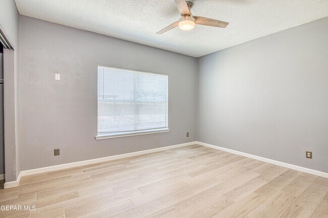 Building Photo - 12325 Tierra Bella Dr
