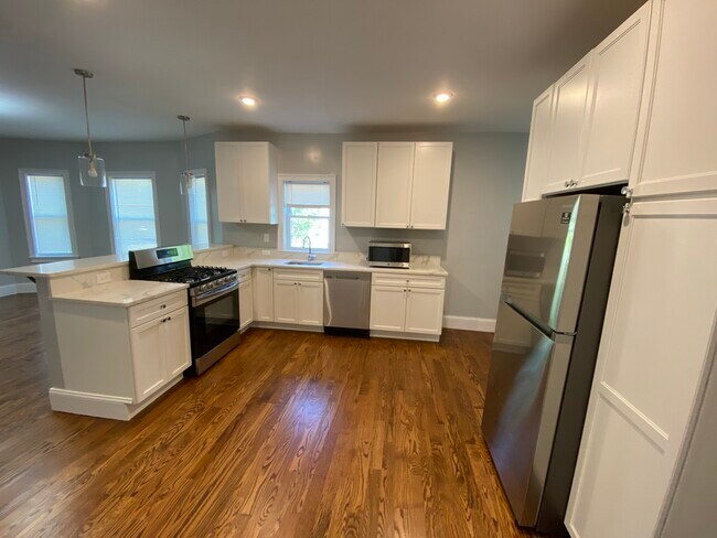 Building Photo - 333 Highland Ave