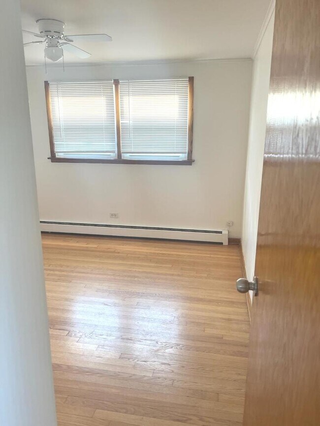 Building Photo - 6134 W 79th St