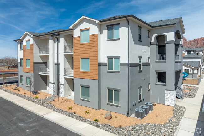 Building Photo - Cottonwood Village