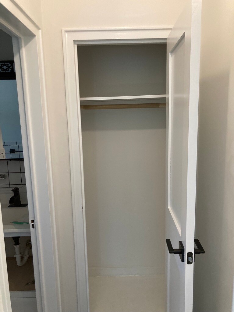 Building Photo - 100 Woodside Grn