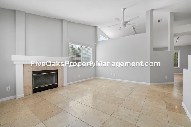 Building Photo - 3301 Burberry Way