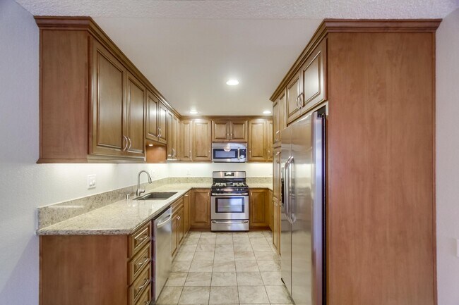 Primary Photo - 9837 Caspi Gardens Dr. # 6