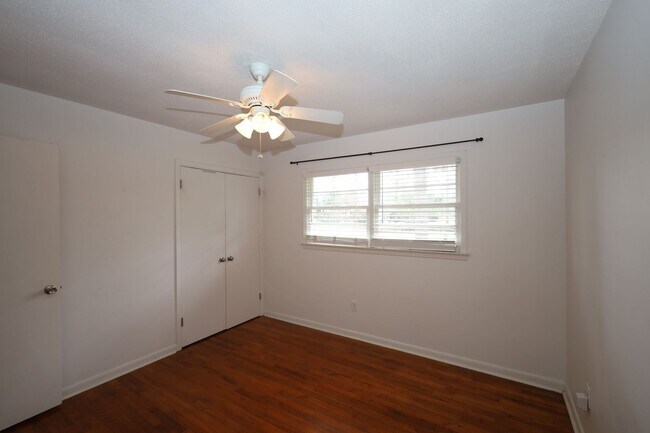 Building Photo - 609 E Stanfill St