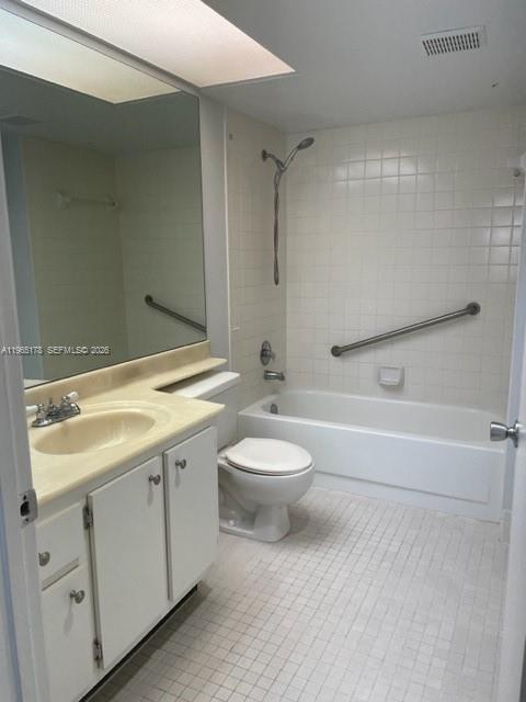 Building Photo - 1200 SW 125th Ave