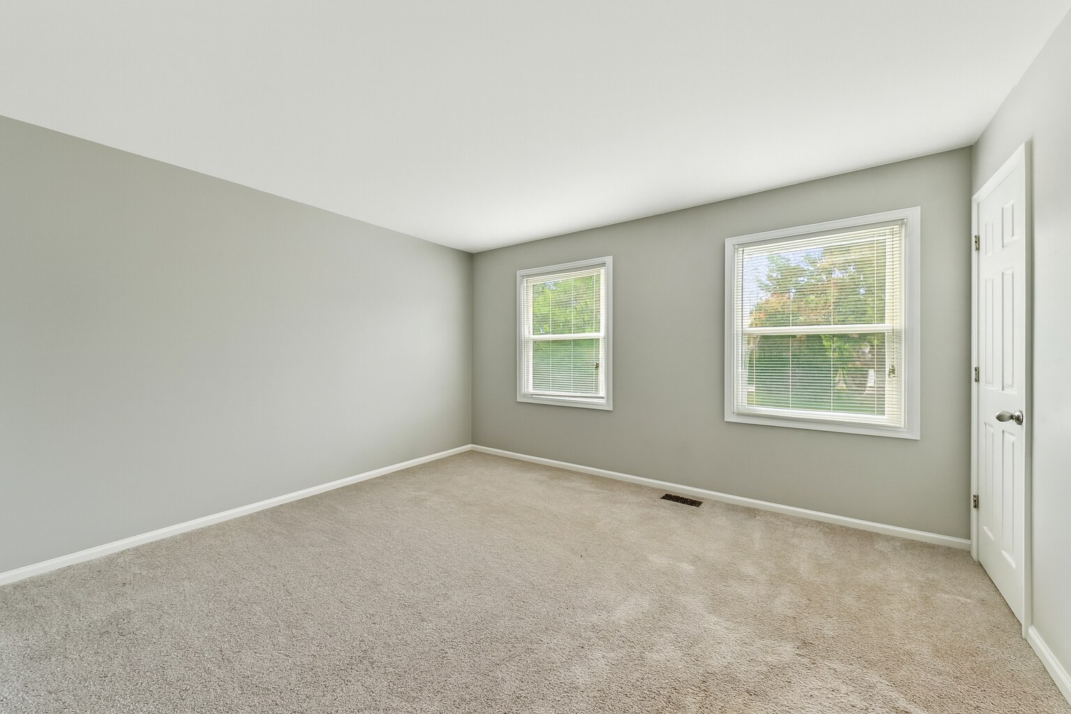 Building Photo - 434 Hunters Way