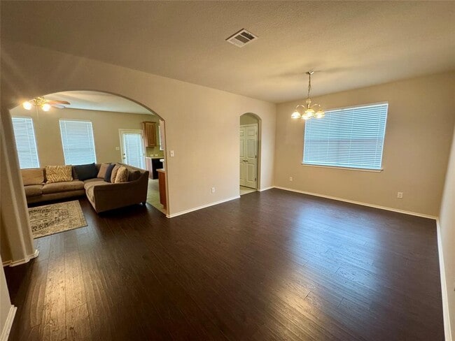 Building Photo - 106 Bowstring Bend