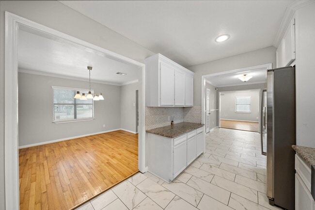 Building Photo - 3818 Southmore Blvd