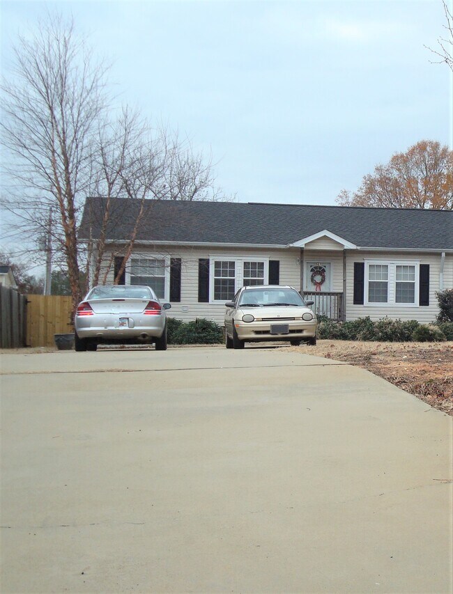 567 Old Bush River Rd 567 Old Bush River Rd Chapin SC 29036