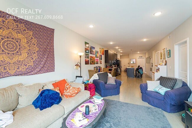 Building Photo - Graduate Hospital Three Bed Apartment