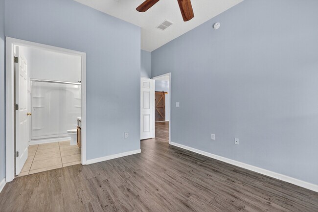 Building Photo - 209 Larkin Pl