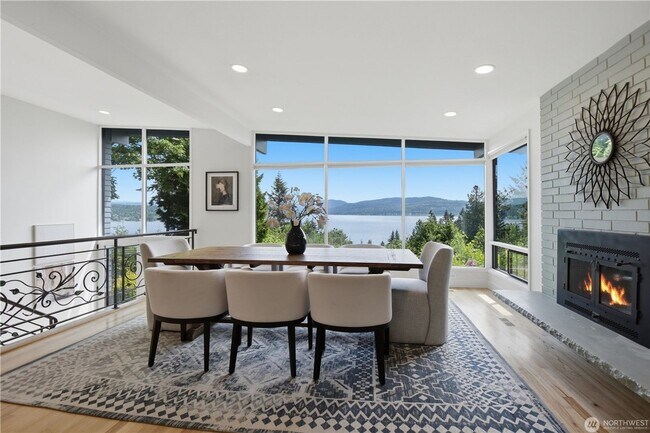Building Photo - 639 West LK Sammamish Pkwy NE