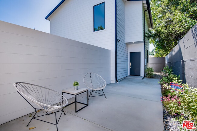 Building Photo - 13028 Calvert St