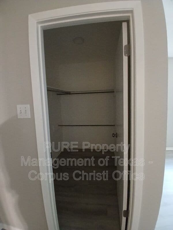 Building Photo - 5001 Middlecoff Cir
