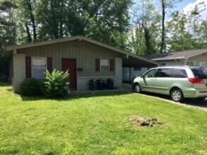 Building Photo - 3 Bedroom Available August 2026;   Monthly...