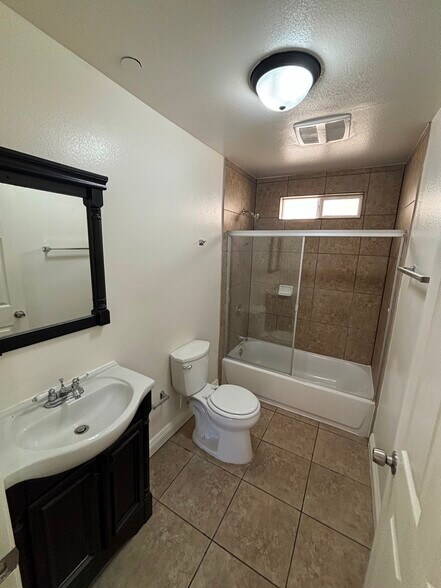 Building Photo - 314 E 120th St