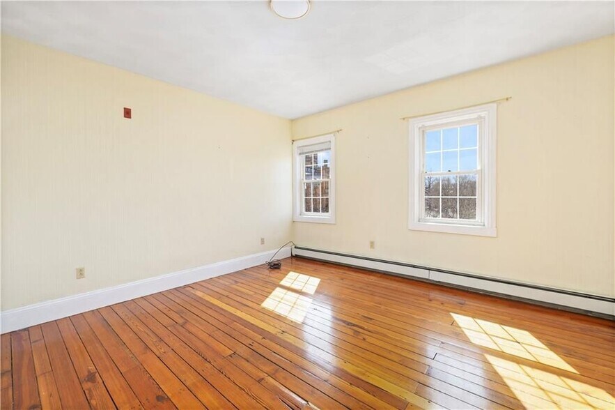 Building Photo - 104 Dexter St