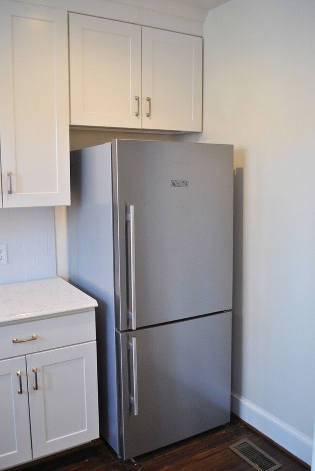 Building Photo - Georgetown near GT Medstar Hospital, Chic Rowhouse 5br/3Ba w/Yard, Deck, Parking