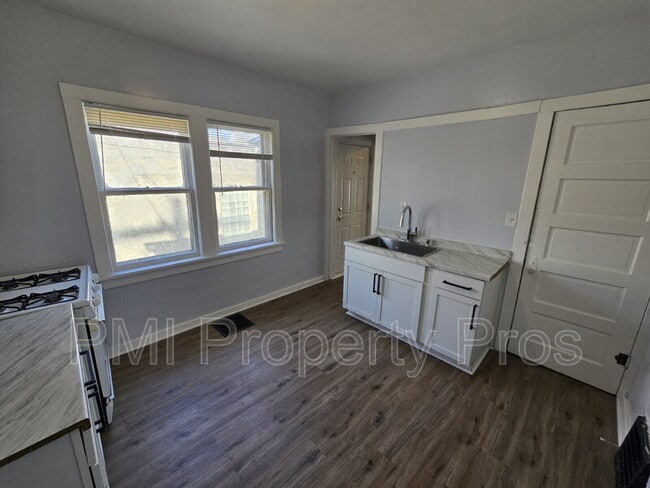 Building Photo - 2509A North Buffum Street