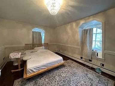 Building Photo - 8 Lake St