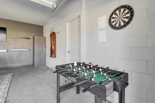 Building Photo - 16748 Lazy Breeze Loop