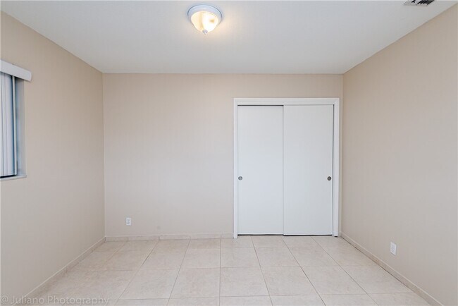 Building Photo - 5051 N Hwy A1A