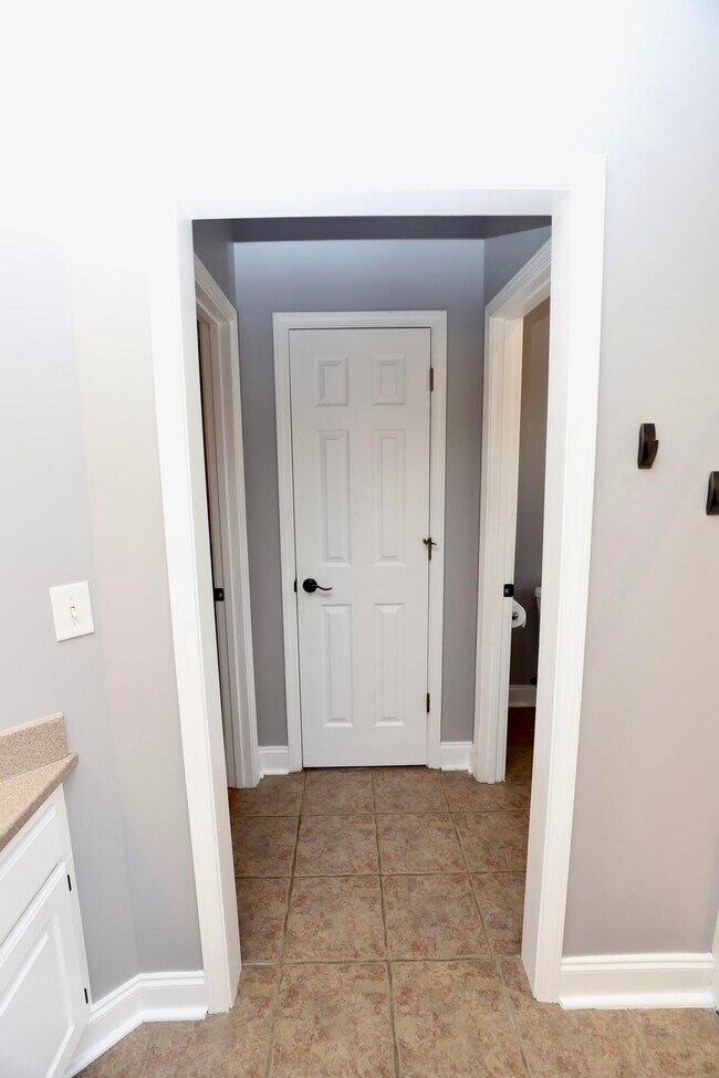 Building Photo - 1855 Beachforest Way